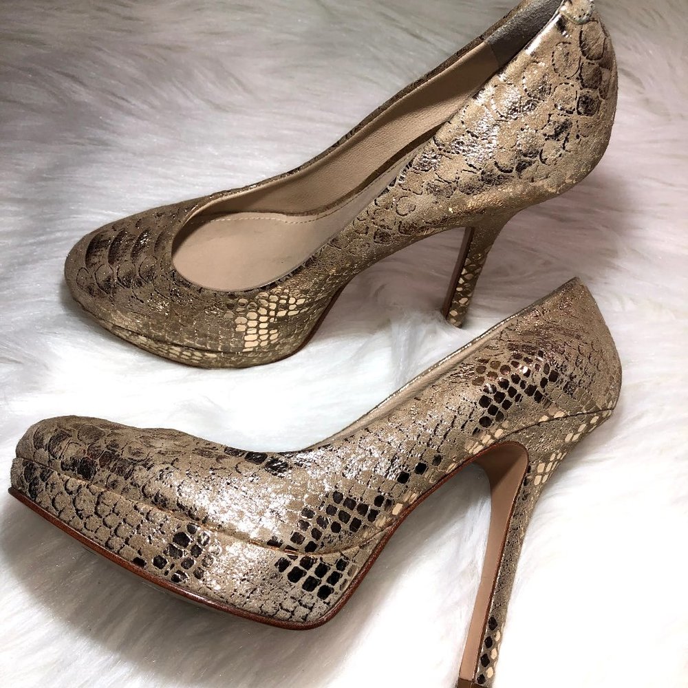 Joan & David Metallic Gold Pump - Picture 3 of 6